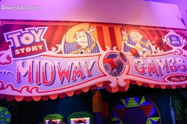 new toy story land restaurant