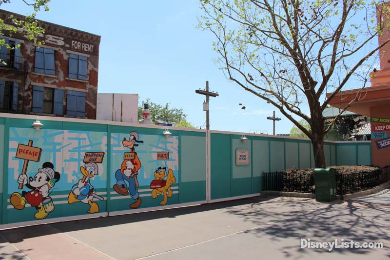 Muppet Construction Construction Walls-Muppet Courtyard – DisneyLists.com