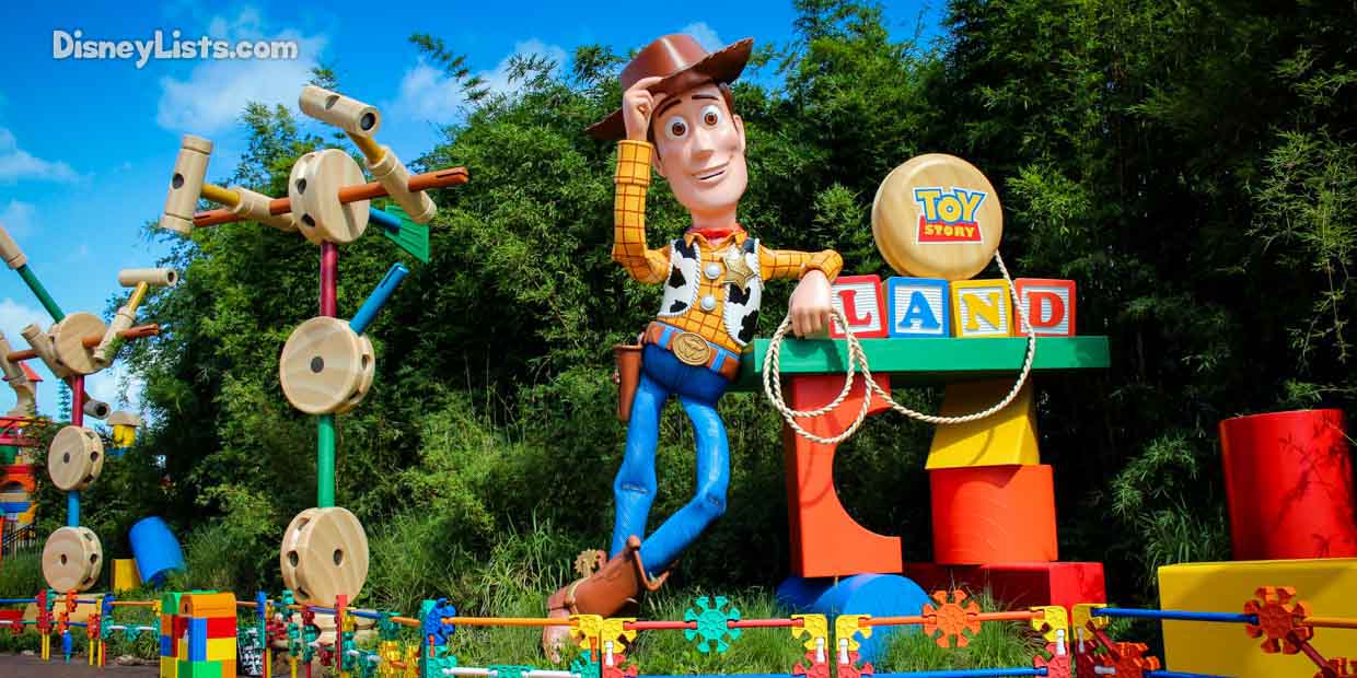 17 Pixar Themed Experiences We Love at Disney World – 